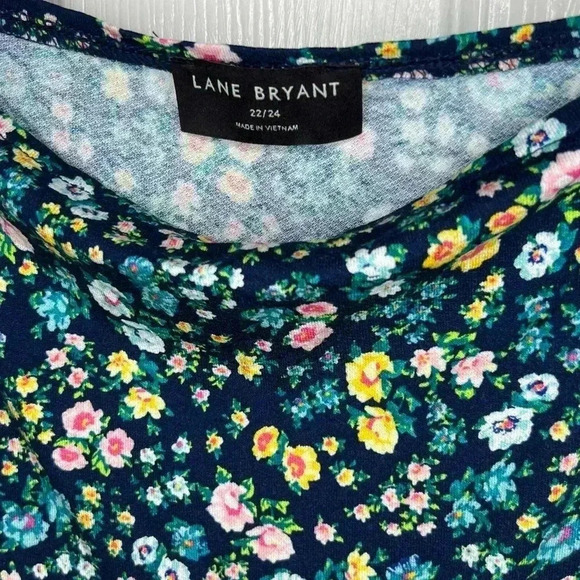 ☘️ NWOT Lane Bryant Blue Floral Rayon Tank, Size 22/24 - Picture 2 of 3